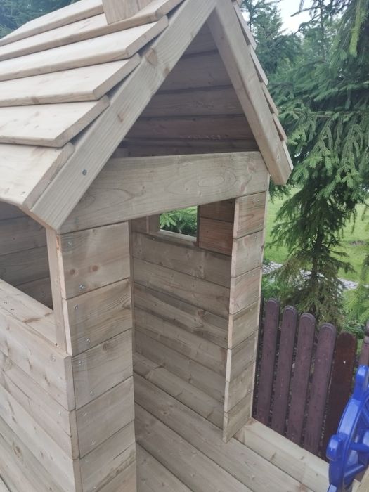 Domek drewniany dla dzieci