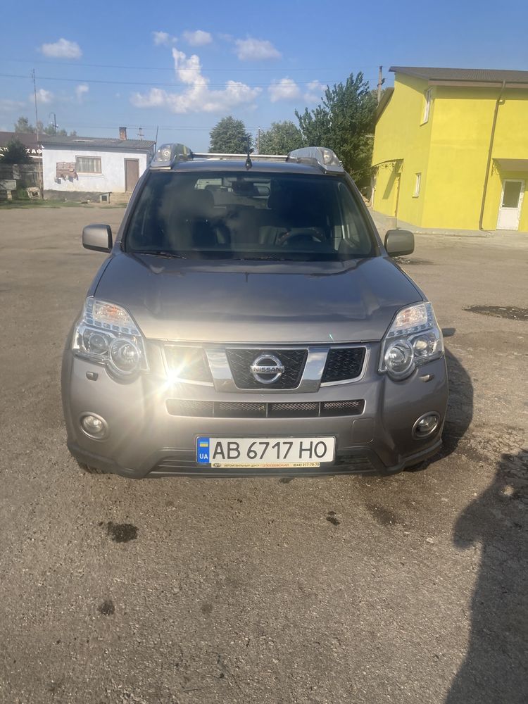 Nissan X - trail