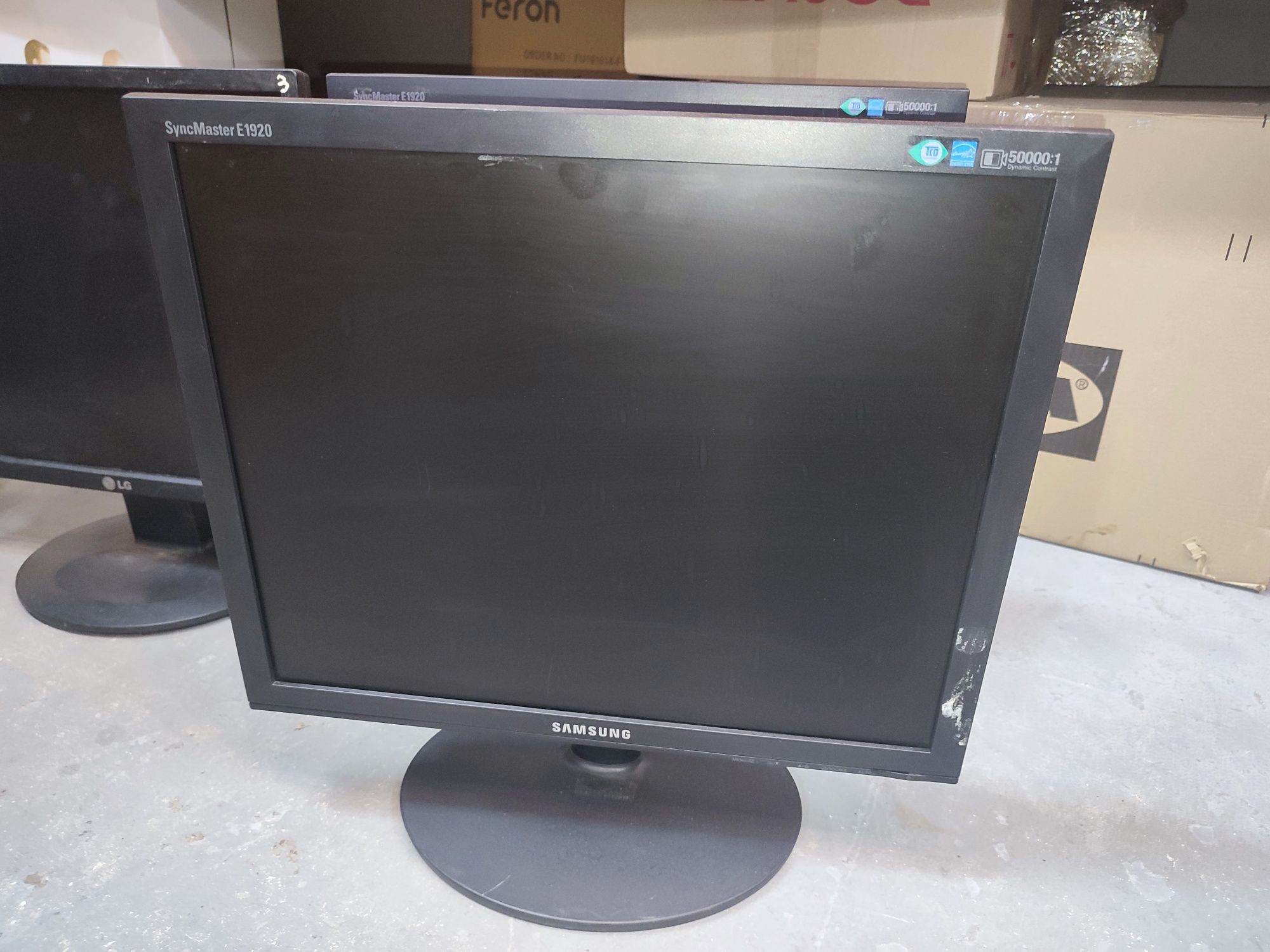 Монитор 19" Samsung E1920NR  Б/У