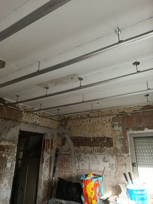 Tetos falsos e divisórias