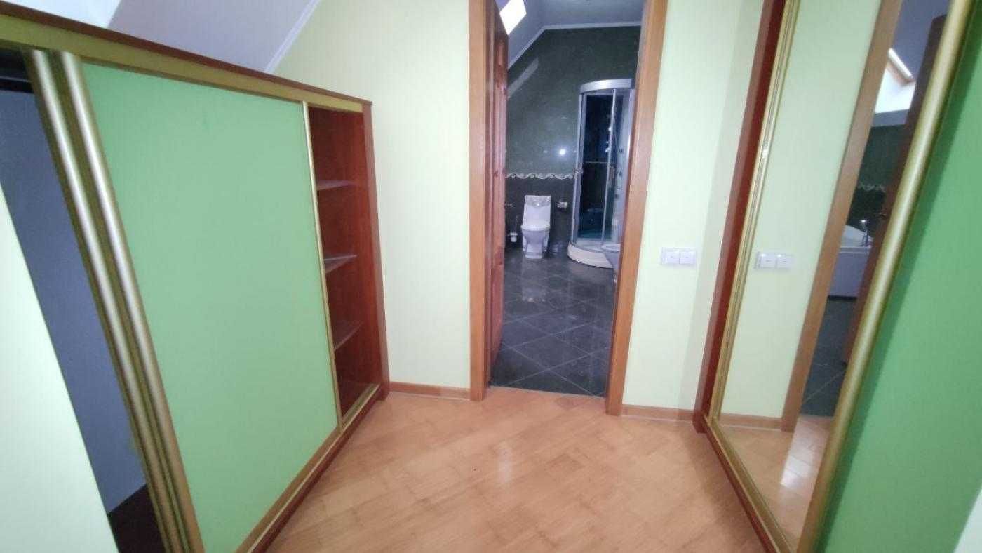 Продаж будинку, Брюховичі