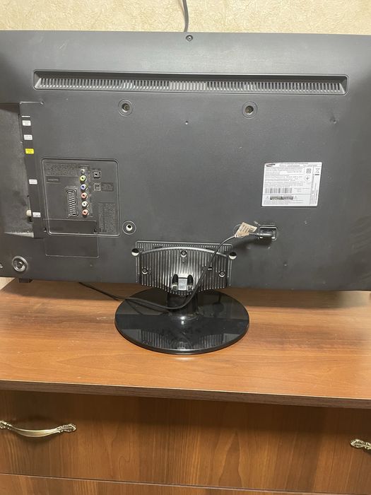 Телевизор Samsung UE32F4020AW . Не Smart.