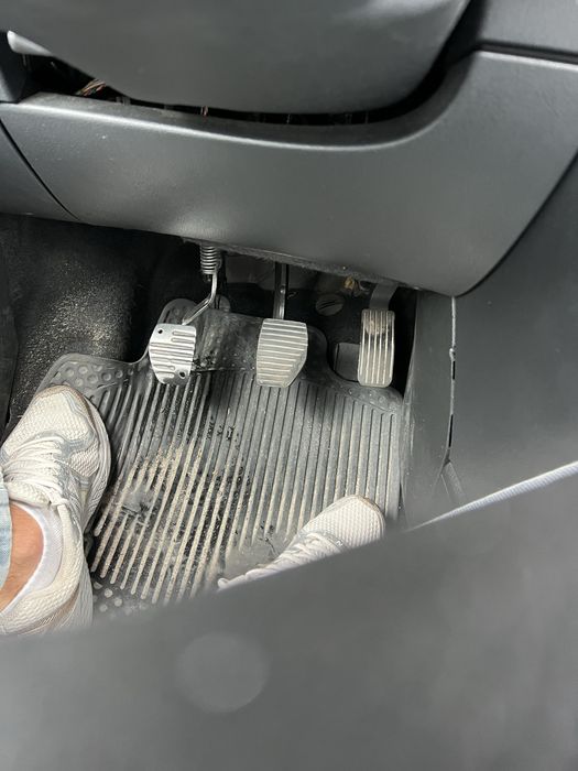 Автомобіль peugeot 207 sw