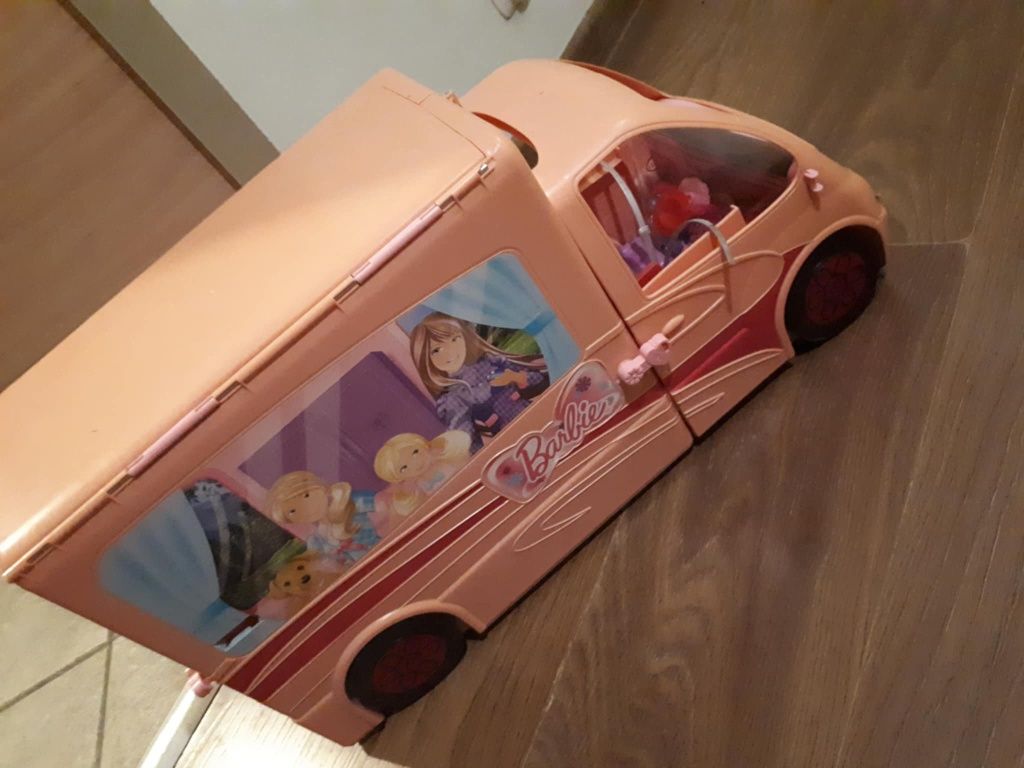 Kamper Barbie i dodatki