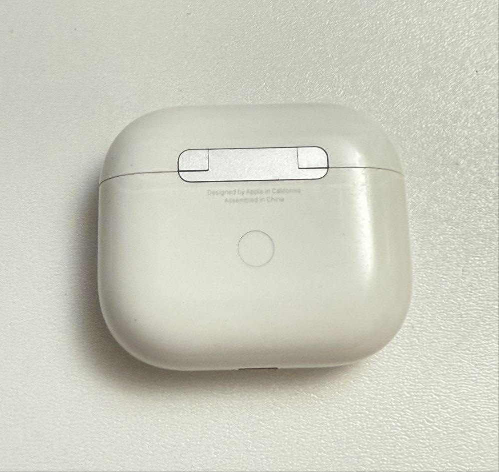 Apple airpods etui ładujące A2566 + silikon