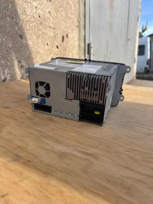 Продам магнитолу Passat B 6 7 Golf