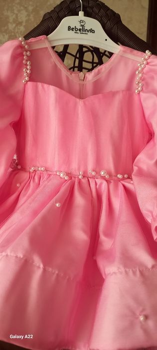 Продам дуже красиву сукню на рочок,для маленької красуні.