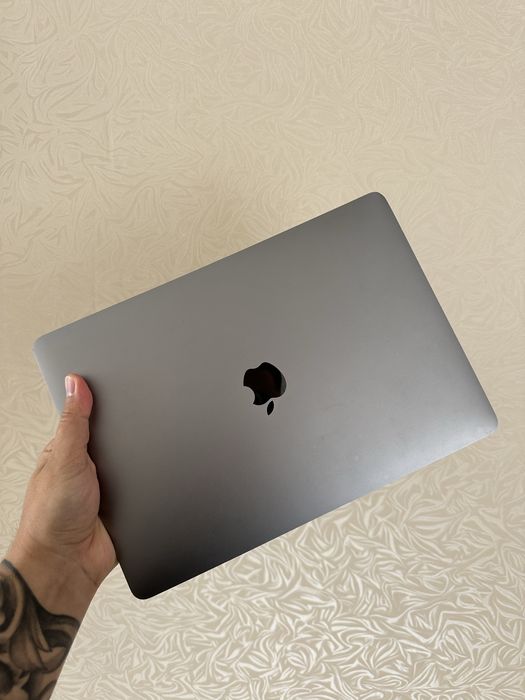 MacBook Pro M1 2020 8/256 icloud