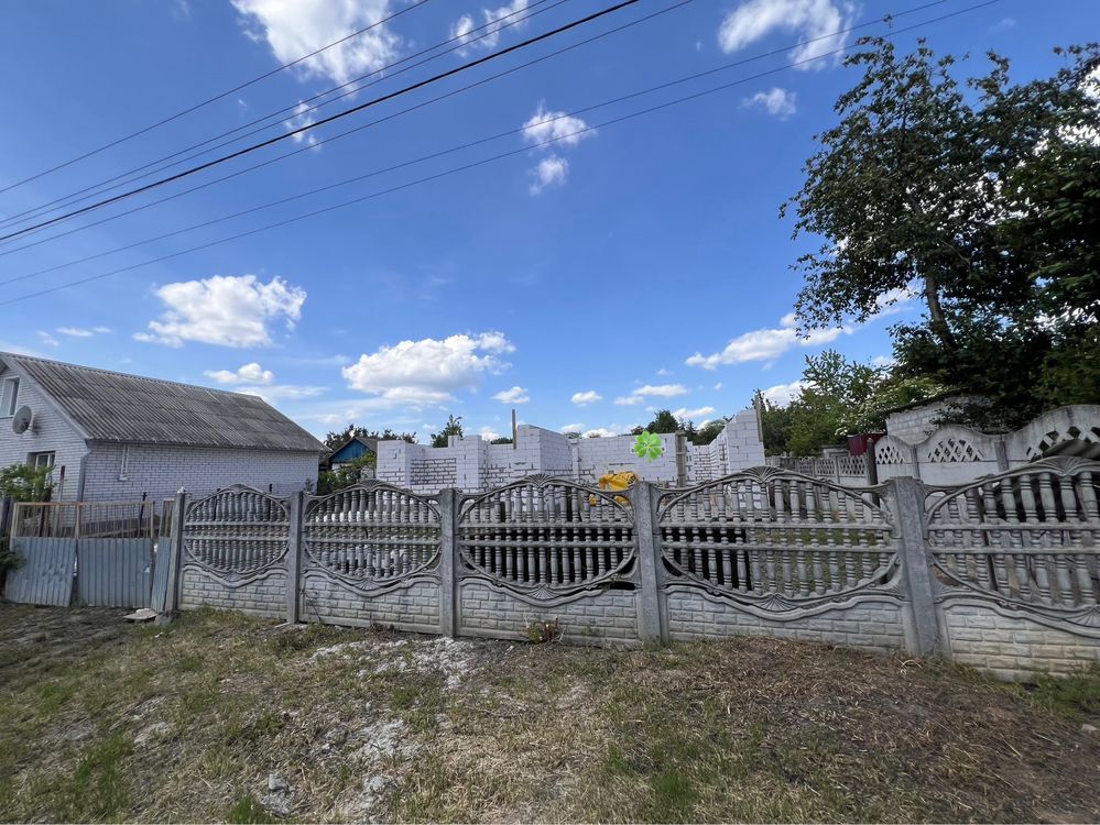 Продаж сучасного недобудованого будинку