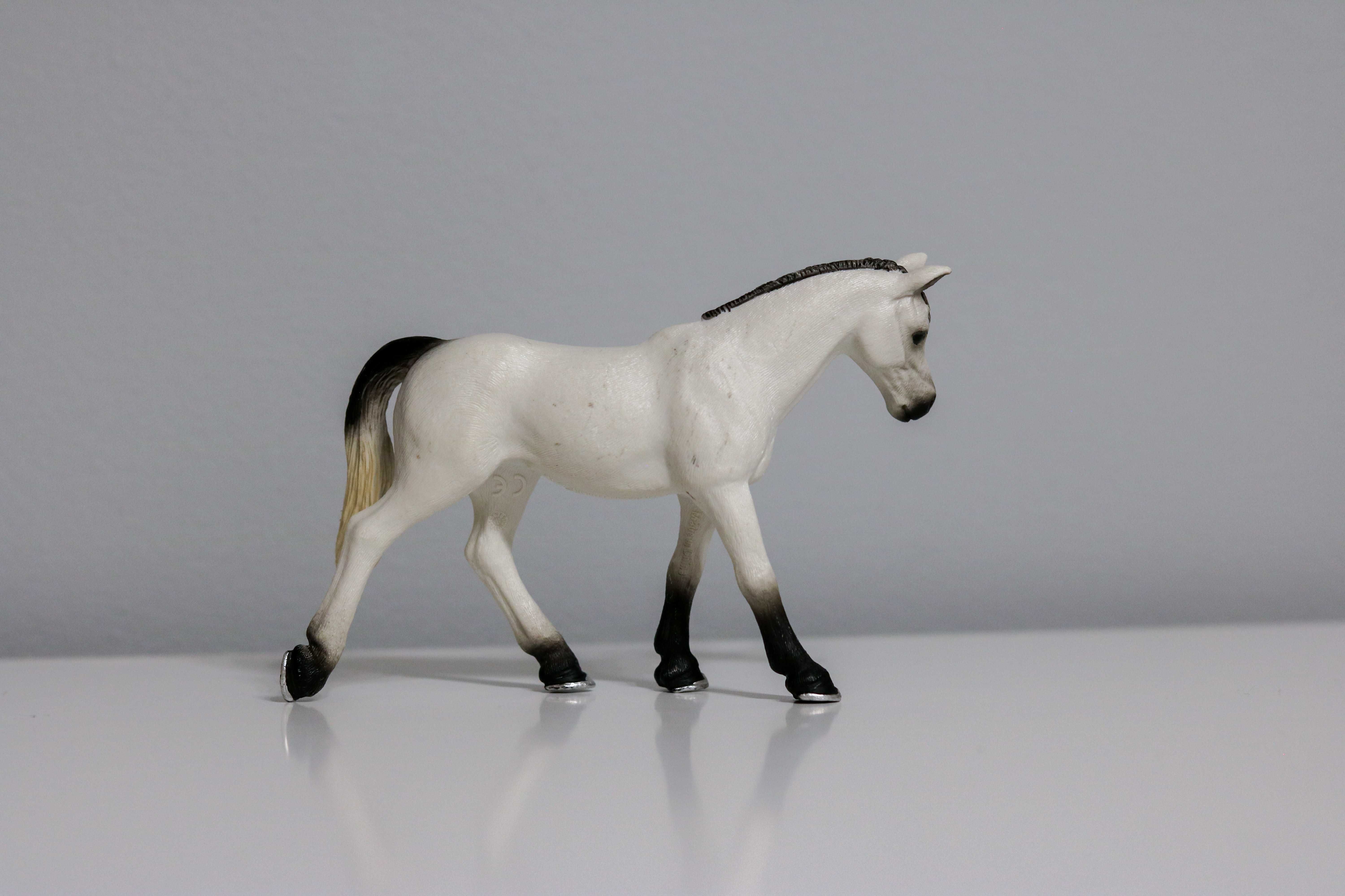 SCHLEICH 13908 koń arabski klacz arabska