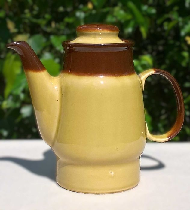 Dzbanek do herbaty fason Dana, porcelit Pruszków PRL