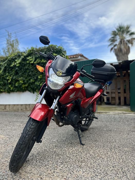 Moto Honda CB 125 F