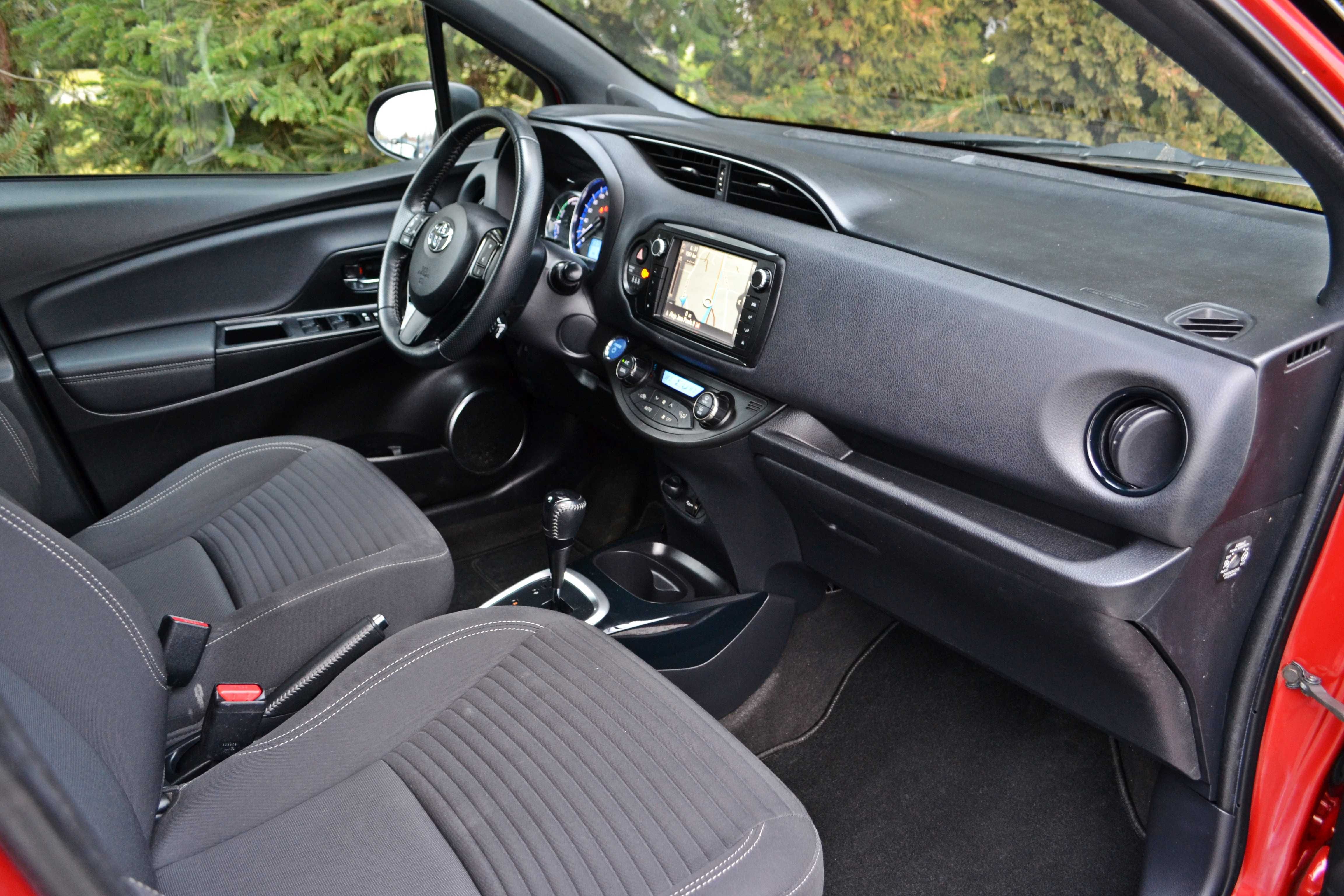 # Toyota Yaris III lift # 1.5 hybryda # 2016 #