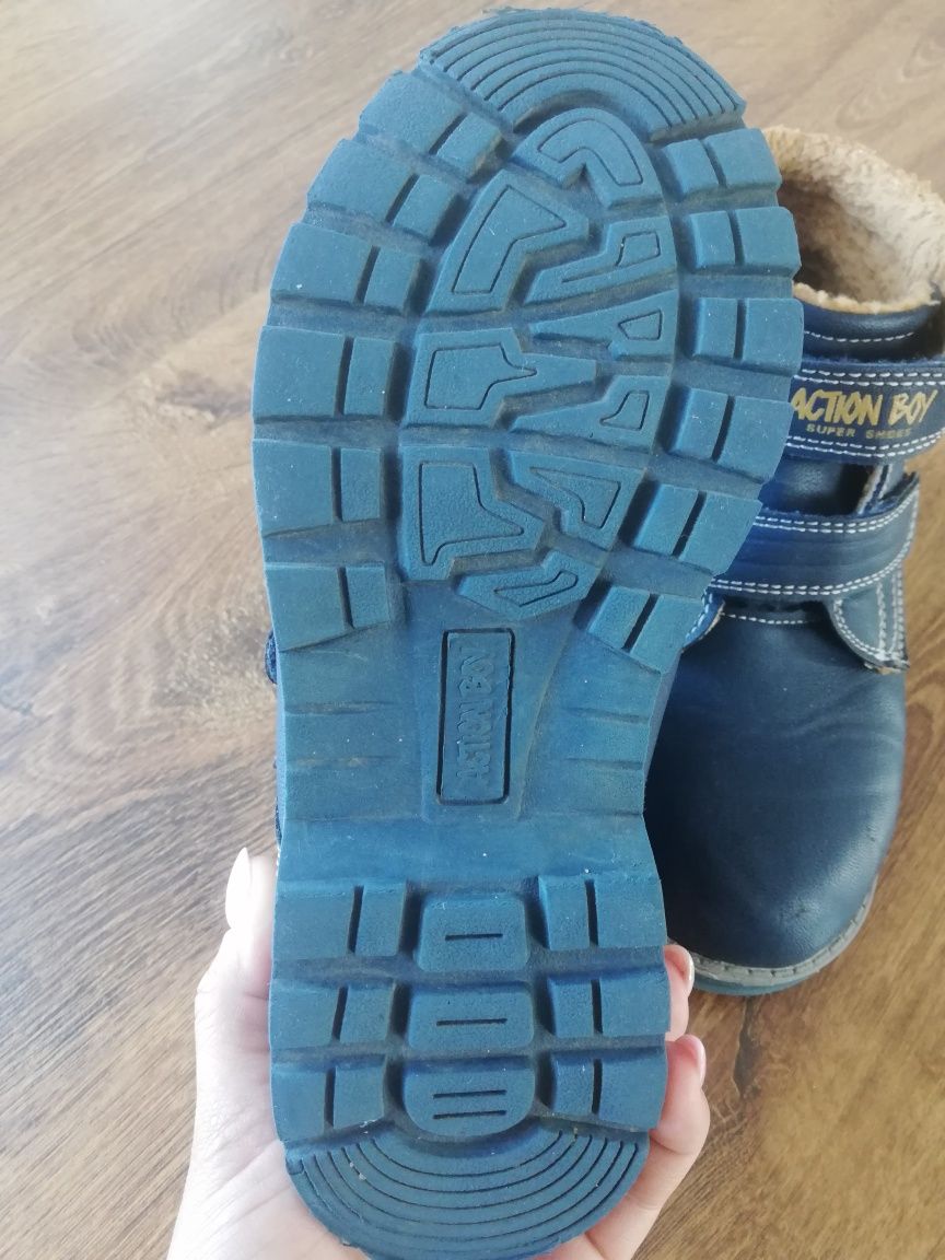 Buty zimowe i kapcie r. 32