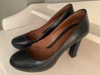 Max Mara buty czarna skórzane szpilki roz 36 armani klasyczne obcasy