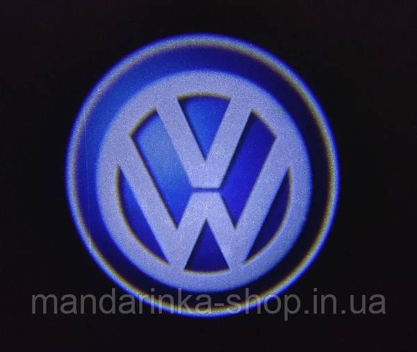 Светодиодная подсветка логотипом vw