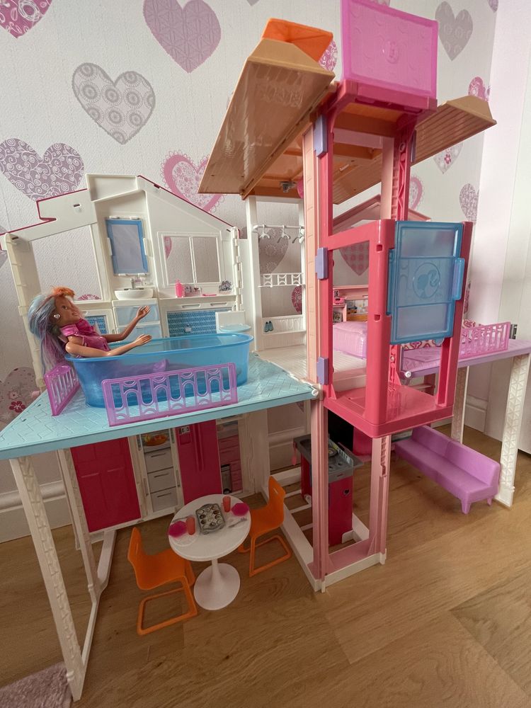 Domek Barbie Dreamhouse DLY32