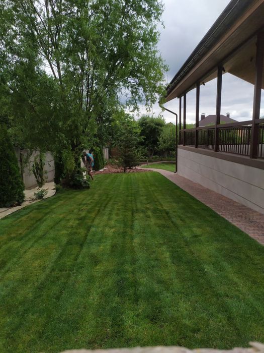 Догляд за садом,садівник,озеленювач Київ