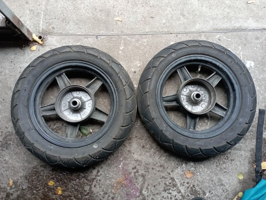 Колеса  диск на мопед скутор R12 кронштейн