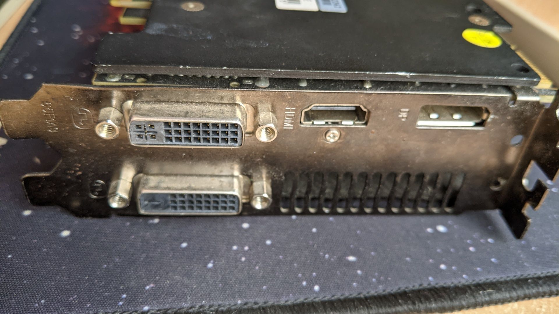 Відеокарта AXR9 270X 2GBD5 неробоча