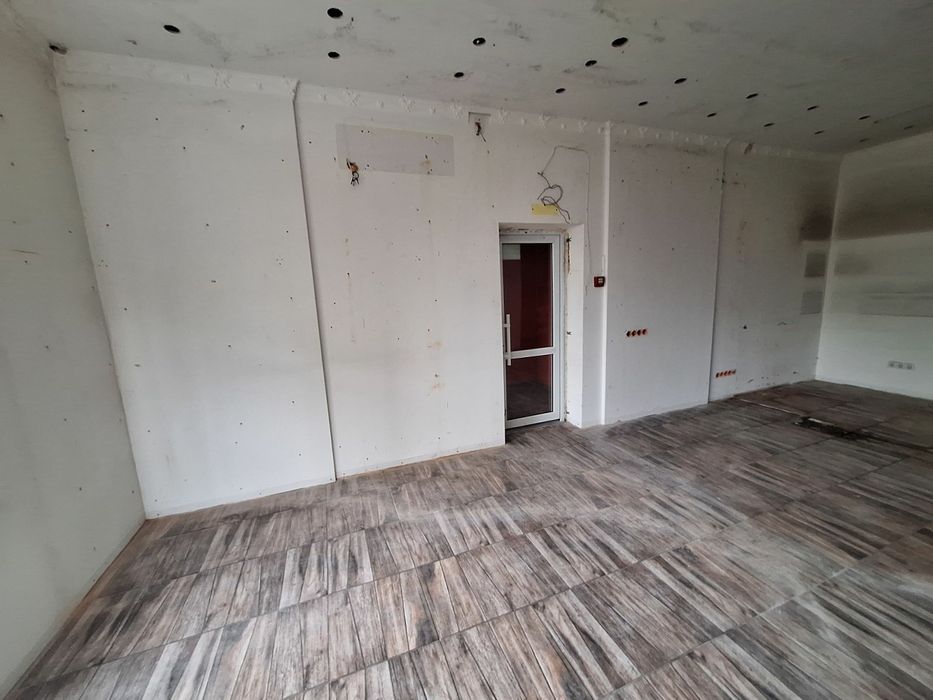 Оренда з грудня ~ приміщення 39 м² ~ Ахматова 32/18