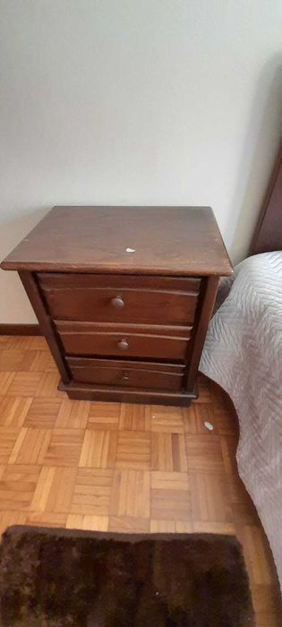 Cama e mesas de cabeceira