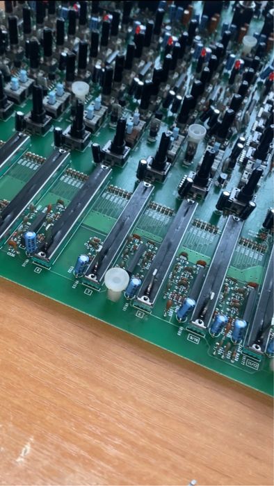 Yamaha MX12/4 — аналоговий мікшерний пульт