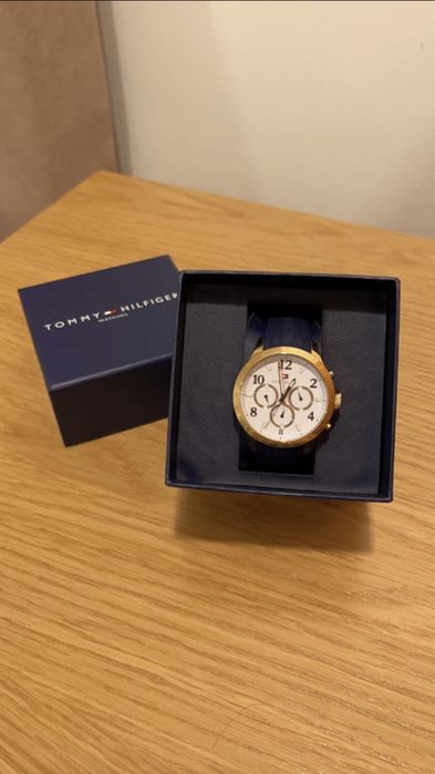 Relógio azul e dourado Tommy Hilfiger