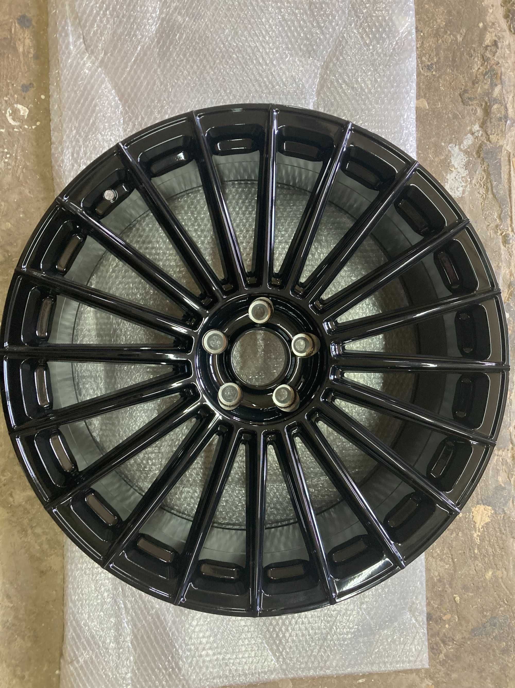 Диски одноширокие Audi/BMW Gloss Black R22 5-112/5-120