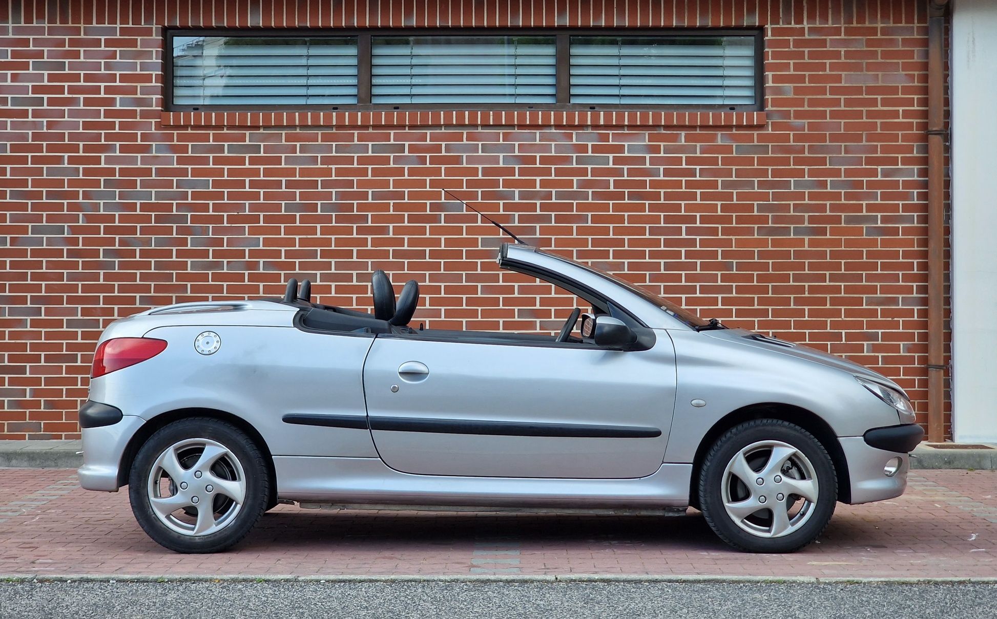 Peugeot 206 CC 1.6 16v