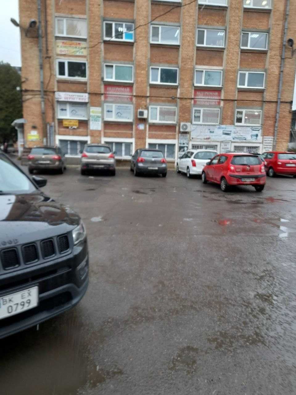 Гагаріна,39,"Газотрон",офіси: 20-25 кв.м. ,світло 24/7.