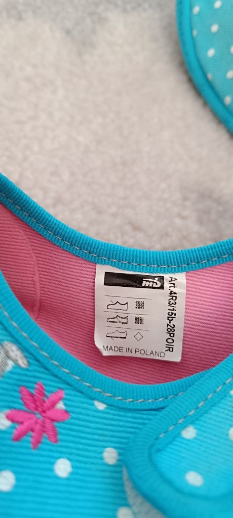 Kapcie MB, r. 35, buty po szkole, ciapki