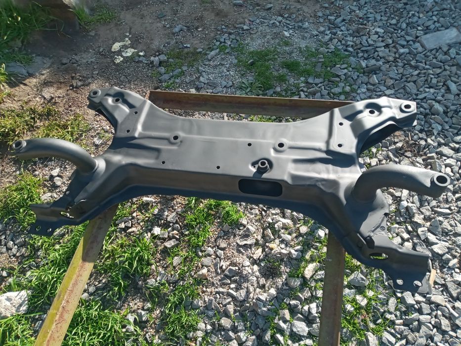 Підрамник передній мітсубісі аутлендр.бензин 2.4