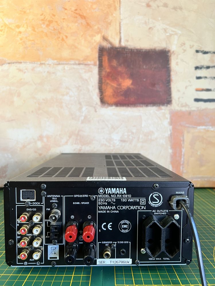 Amplituner Yamaha RX-E810