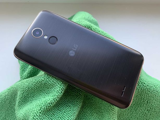 LG K10 (2017) M250 Black (стан нового телефону)