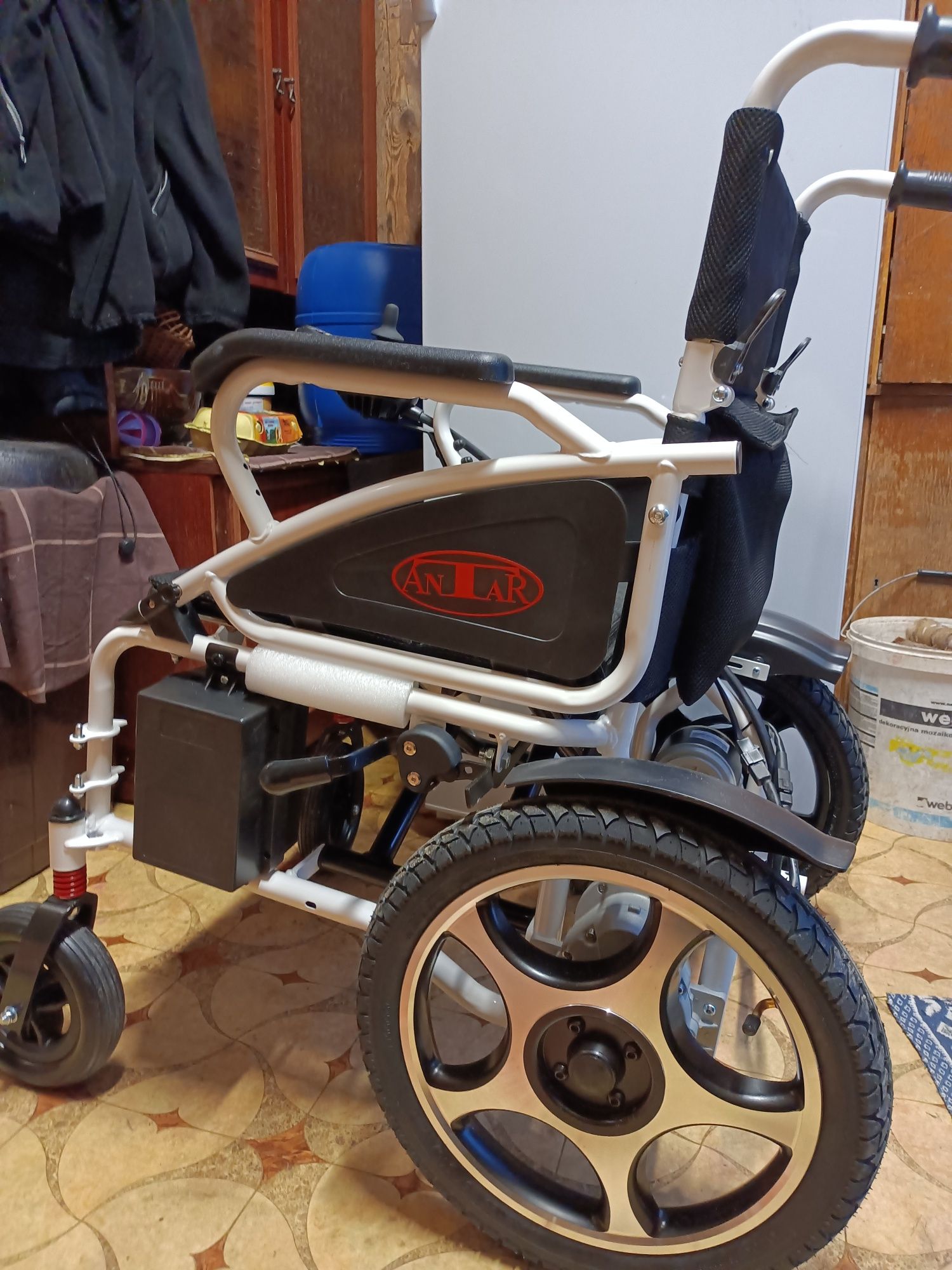 Wózek inwalidzki elektryczny