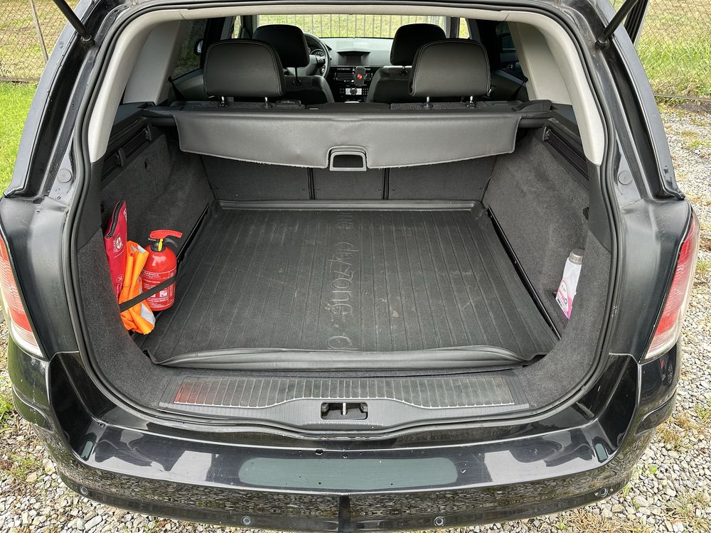 Opel Astra H 1,7 cdti kombi hak COSMO uszkodzony