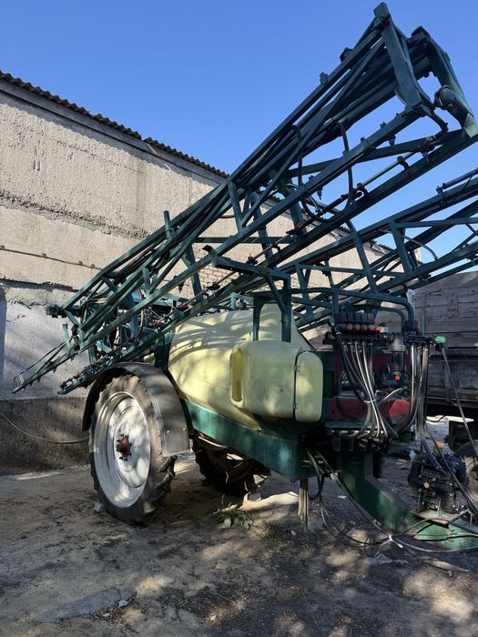 Оприскувач причепний