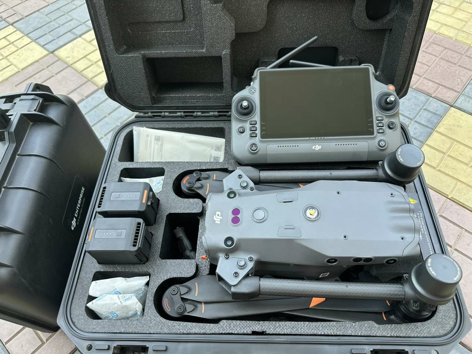 Квадрокоптер DJI Matrice 30Т