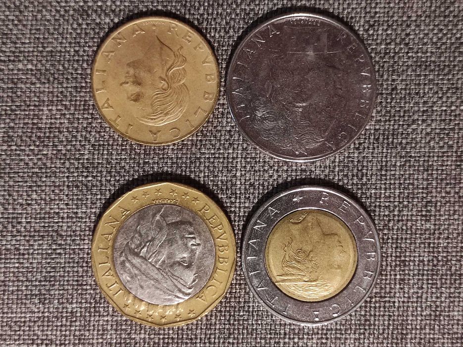 Набір монет. Італія, Греція (ціна за набір)