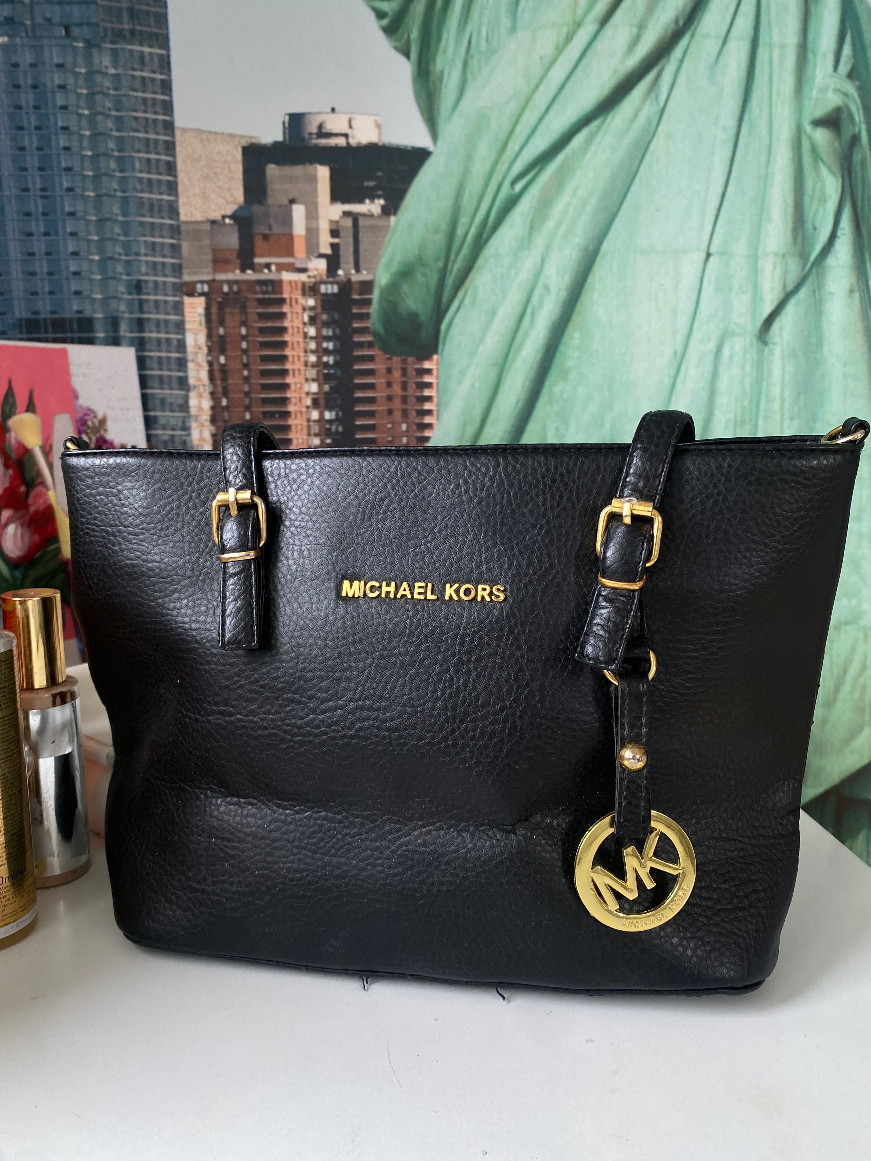 Сумка від бренду Michael Kors