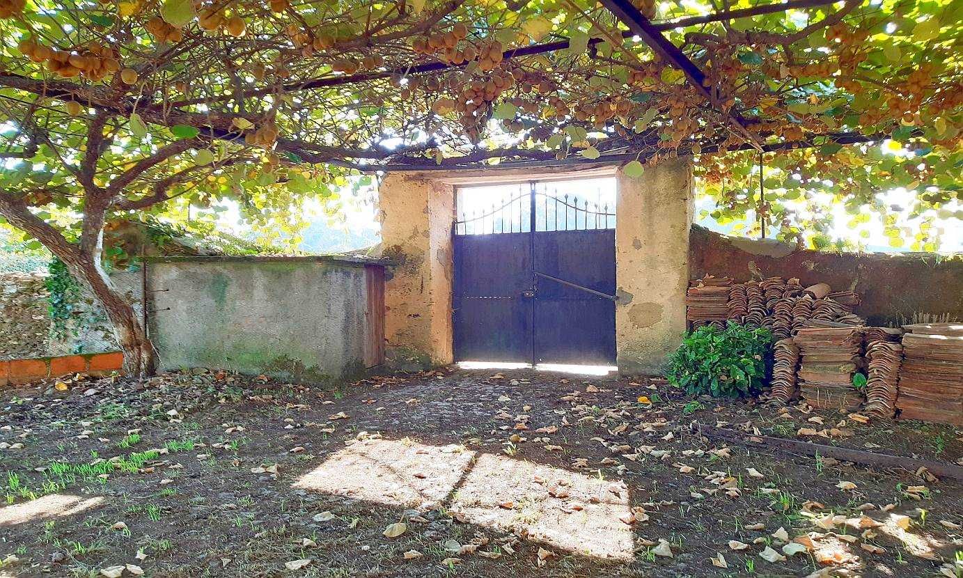 Casa com Terreno - Loureiro/Oliveira Azeméis (Possível Permuta)