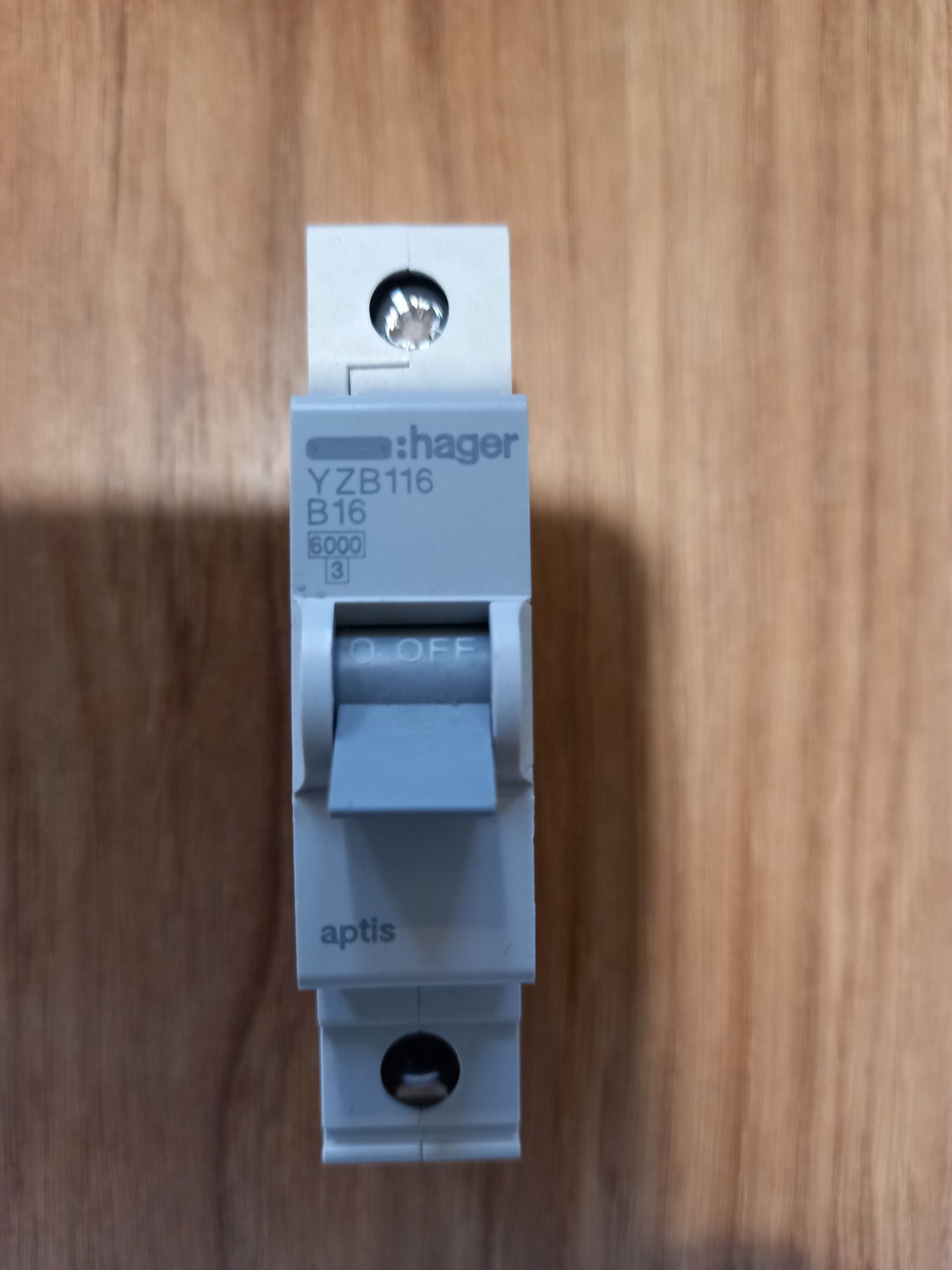 Wyłącznik Nadprądowy Eska, Bezpiecznik B16 "Hager" NOWY
