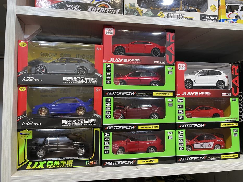 Нова металева машинка великий вибір іграшка дитяча колекційна