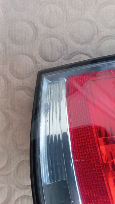 Opel Zafira b 05-08 lampa tylna lewa lewy tyl