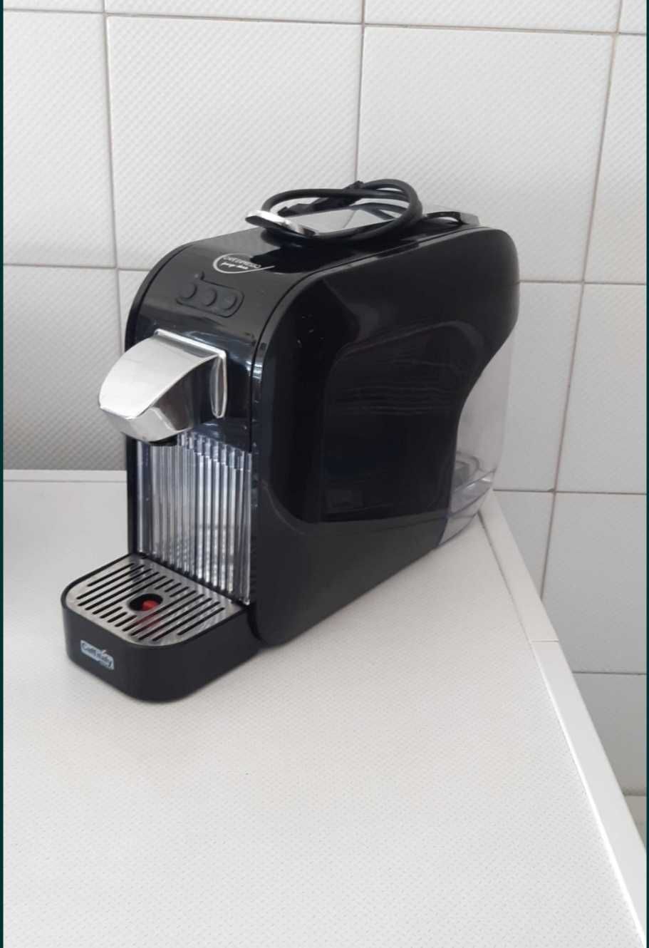 Máquina de café Pingo Doce. A trabalhar, más por vezes falha!