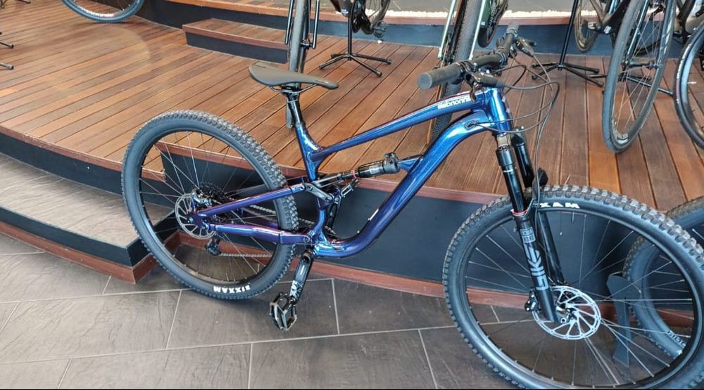 Bicicleta BTT como nova