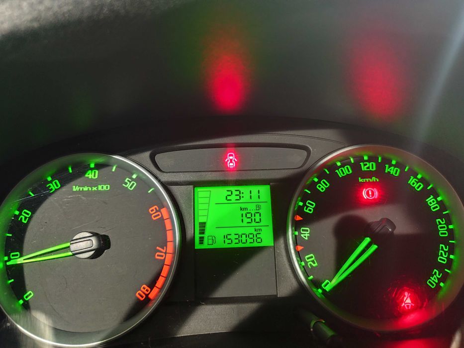 SKODA Fabia 2008 1.2 Gasolina 70cv - 154.000Kms