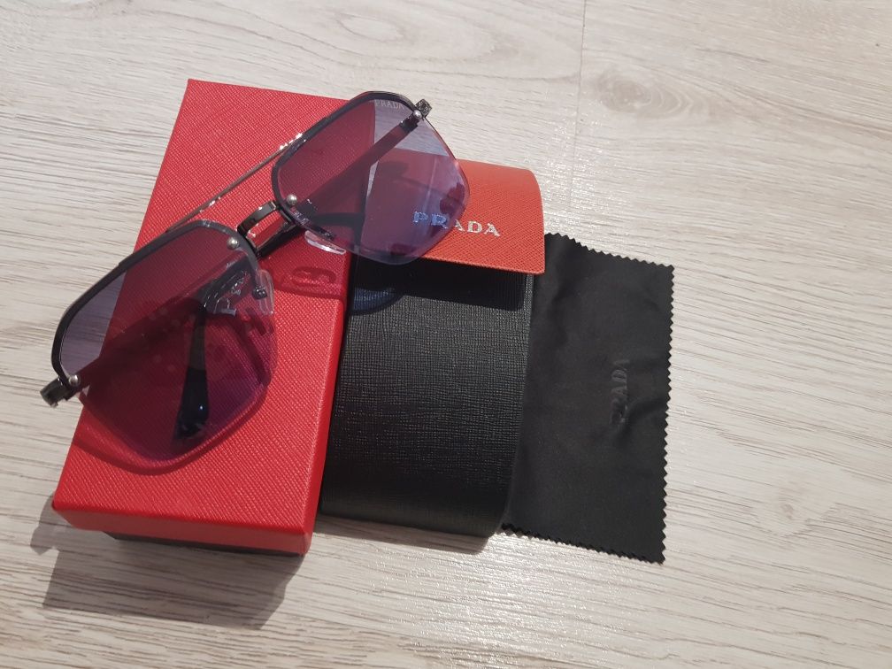 Okulary przeciwsloneczne prada + pudełko