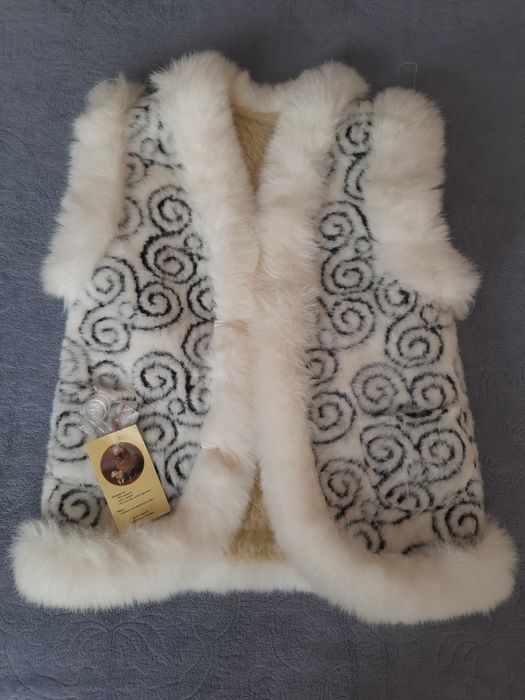 Жилет на овчині            
ширина -40 см.
Верх: